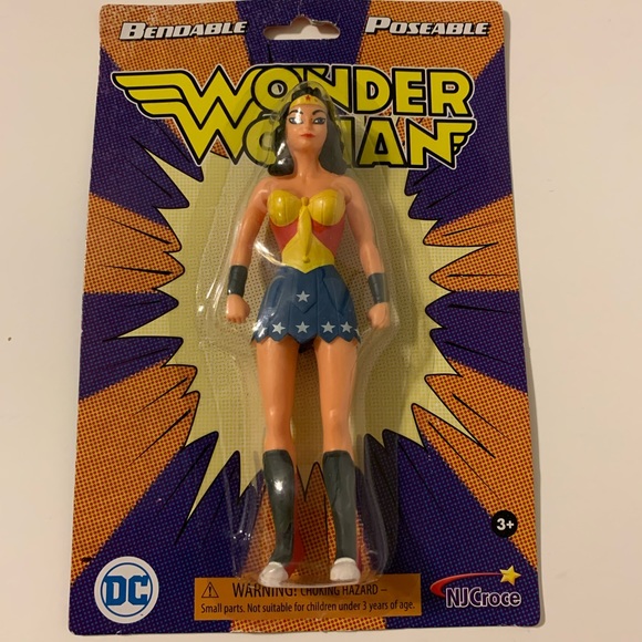Wonder Woman Figure - Picture 4 of 8